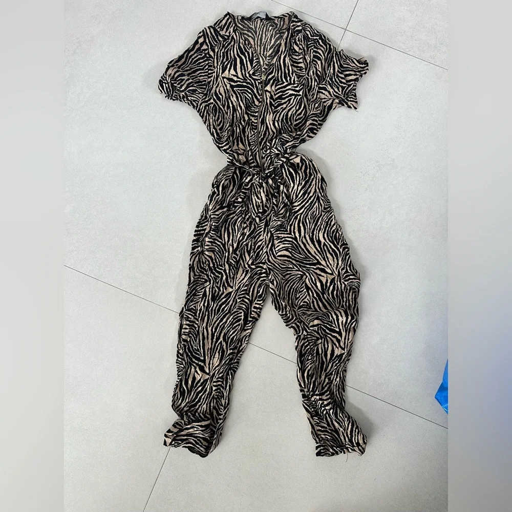 F&F Zebra Print Jumpsuit in Black and Tan Size 6 - Picture 4 of 6